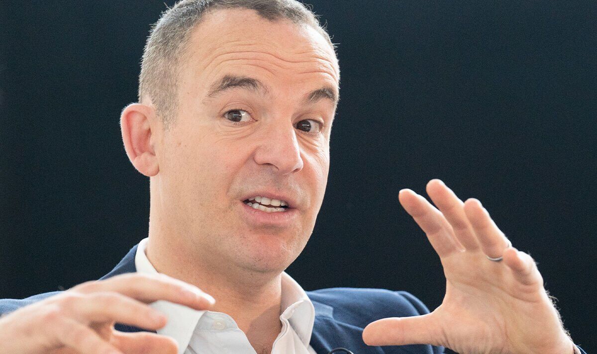 Martin Lewis explains ‘two minute’ verify to chop ‘lots of’ off bank card curiosity